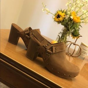 White Mountain Women’s boots/clogs